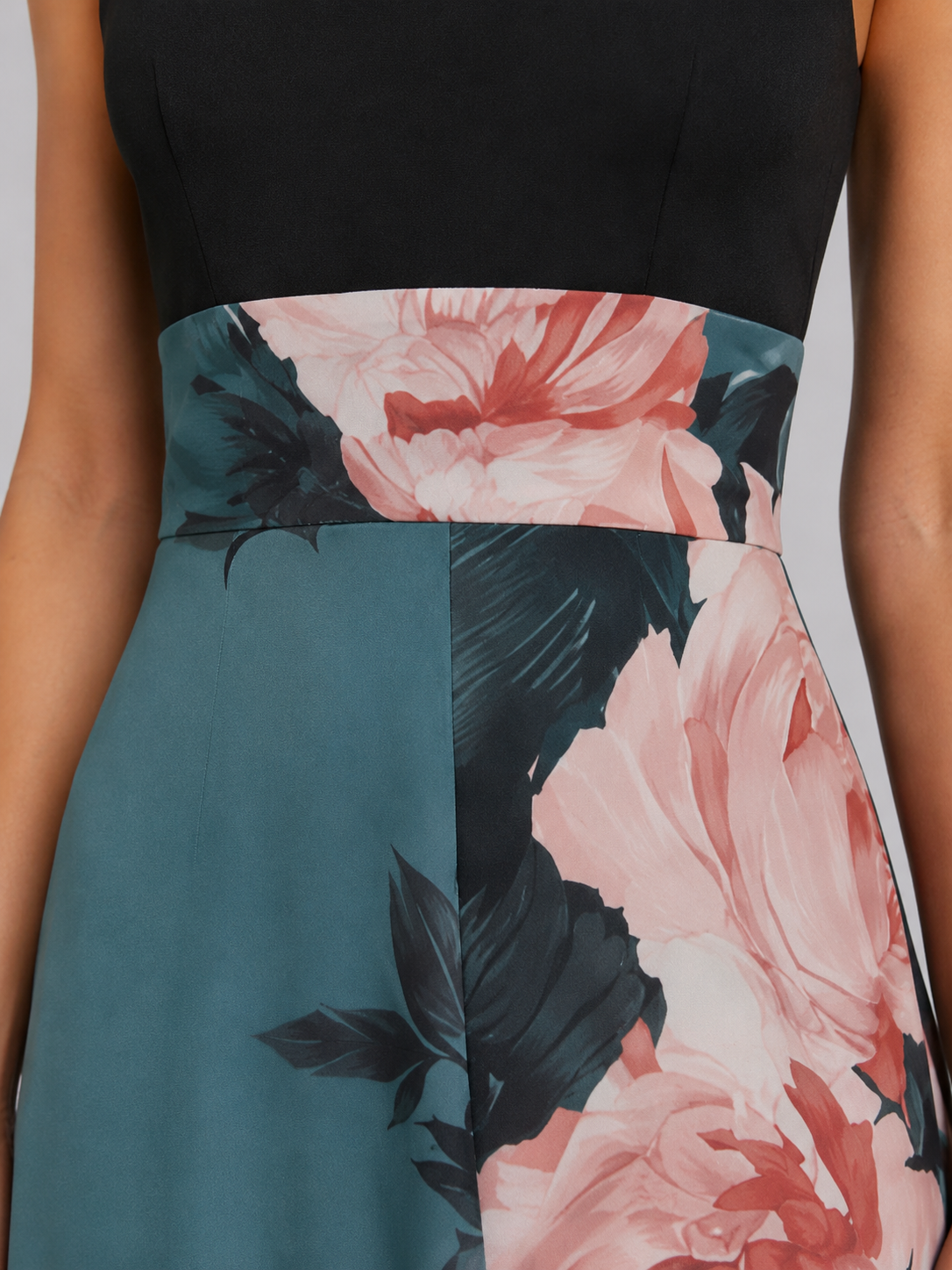 Women's Floral Halter Neck Maxi Dress – Elegant Occasion Gown 2