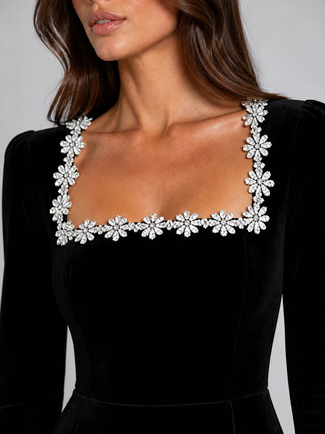 Women’s Velvet Crystal Neckline Mini Dress – Elegant Evening Silhouette 2
